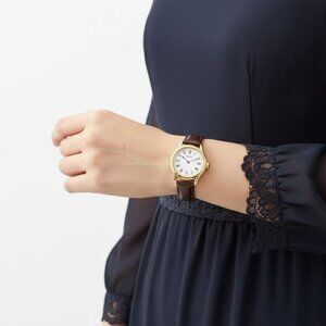 NWT Authentic Seiko Quartz White Dial Brown Leather Women's Watch